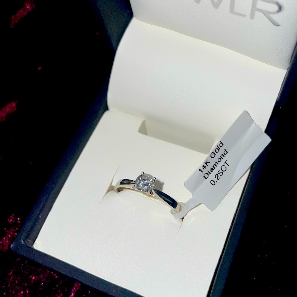 14K White Gold Diamond Ring